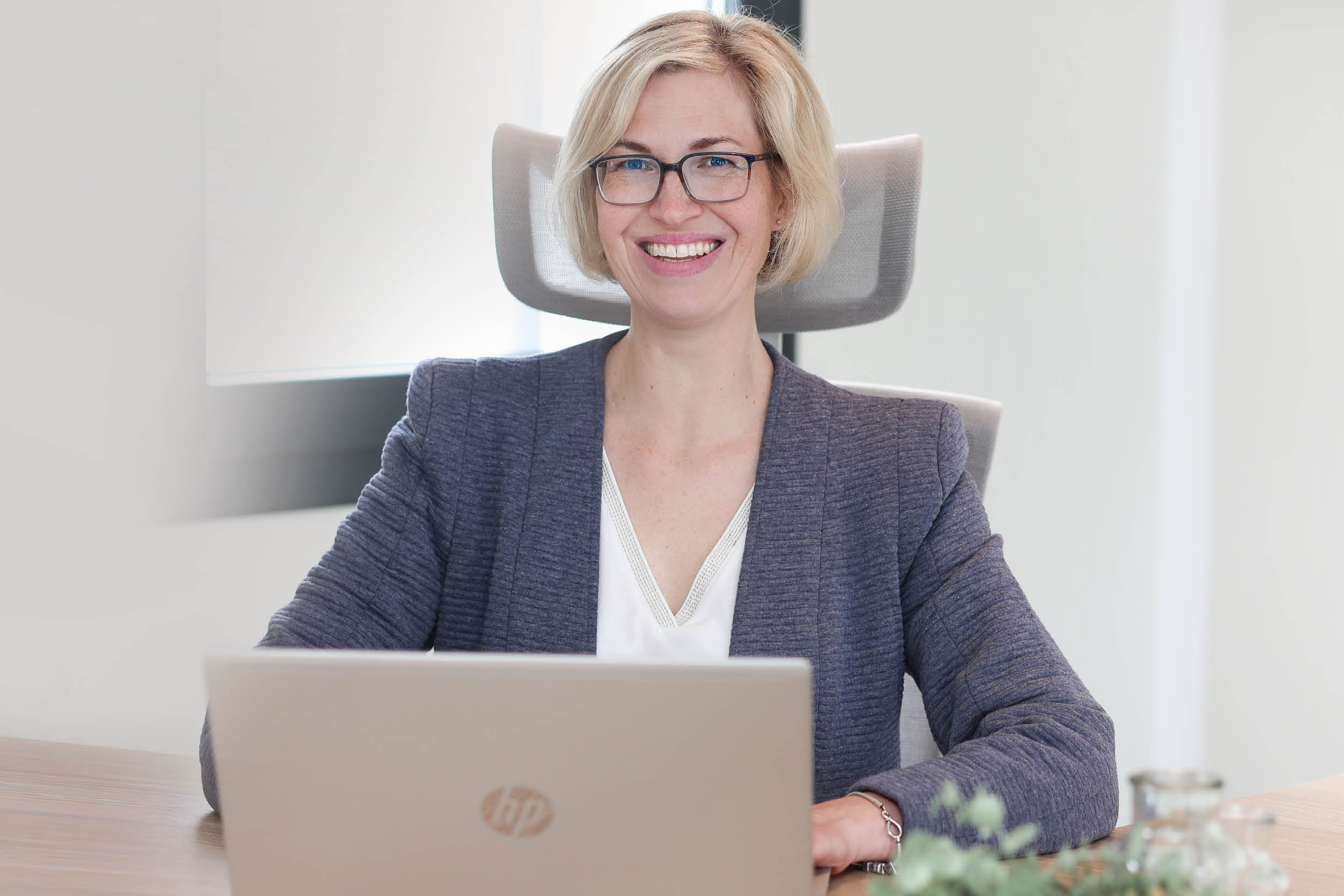 Frau Reckhaus am Arbeitsplatz