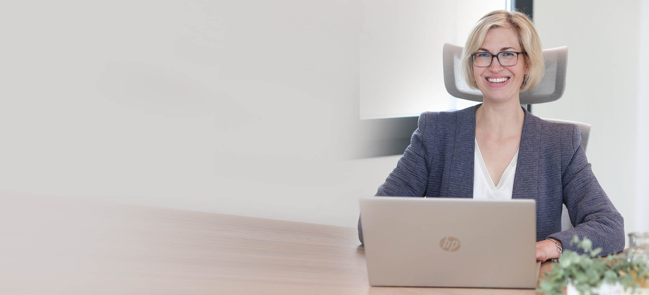 Frau Reckhaus am Arbeitsplatz